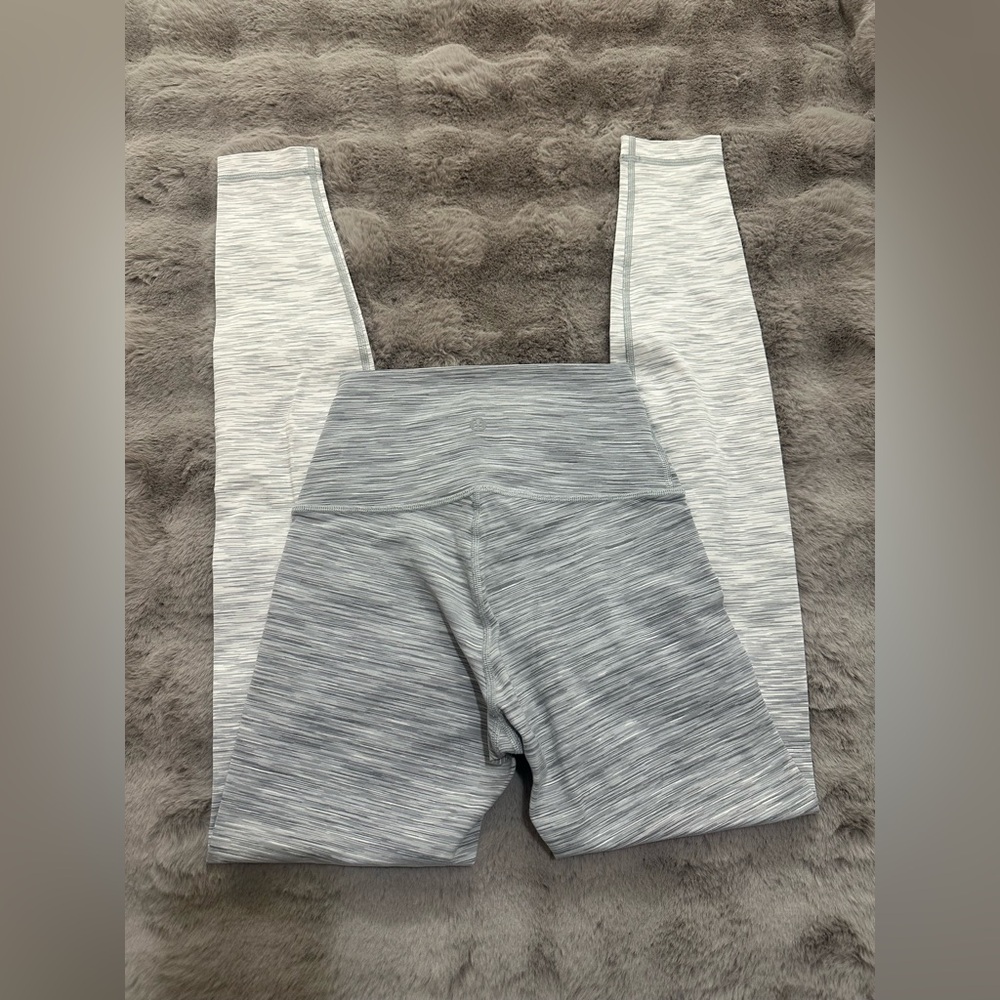 Lululemon align leggings size 2 - Picture 3 of 3